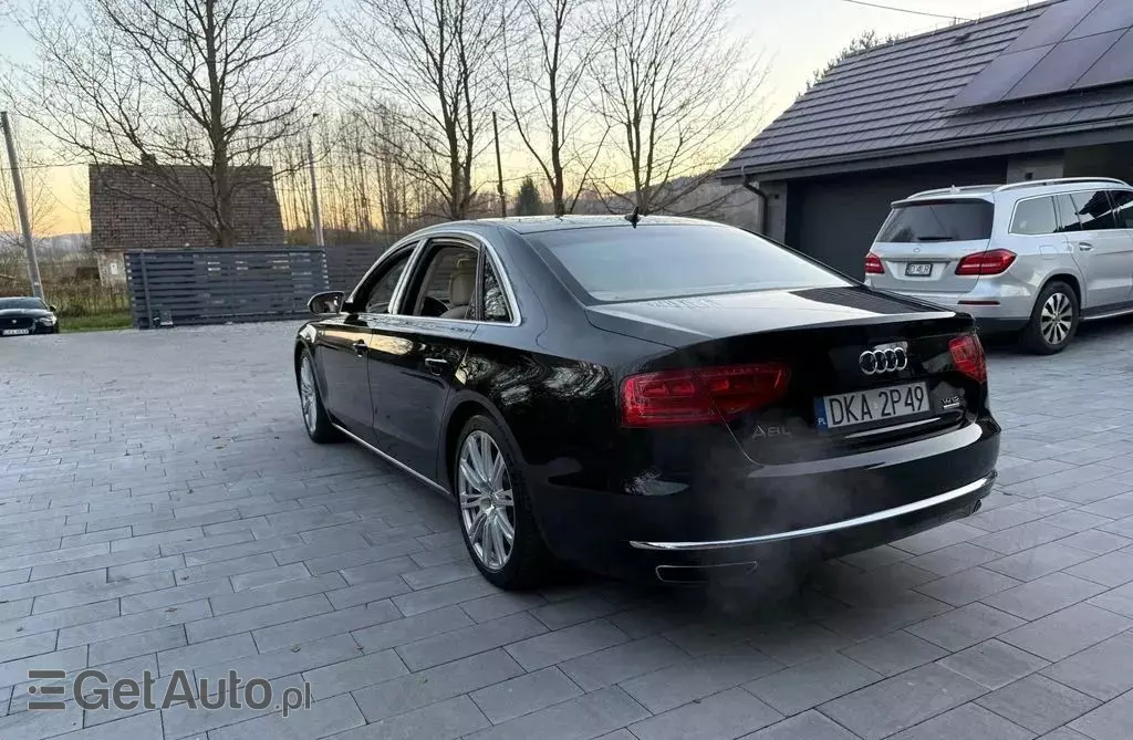 AUDI A8 