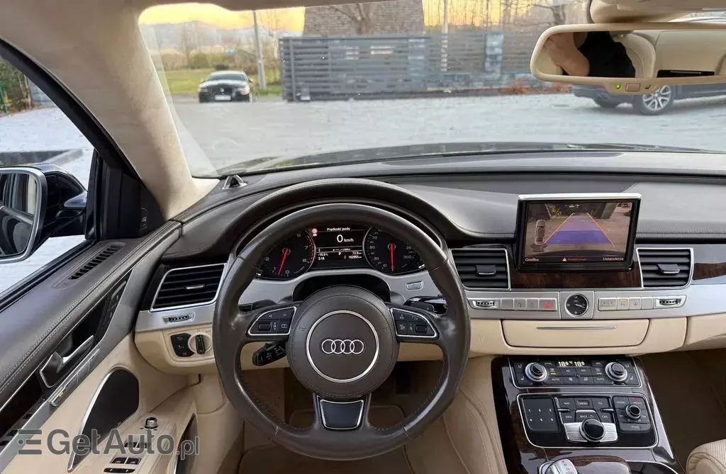 AUDI A8 