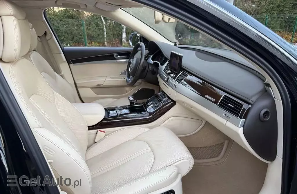 AUDI A8 
