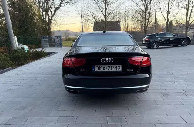 AUDI A8 