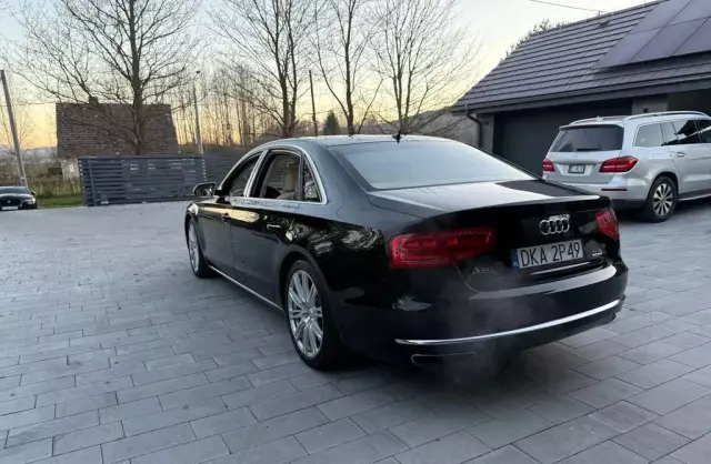 AUDI A8 