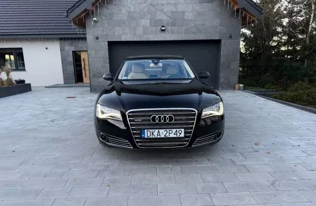AUDI A8 