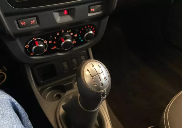 DACIA Duster 1.6 Laureate