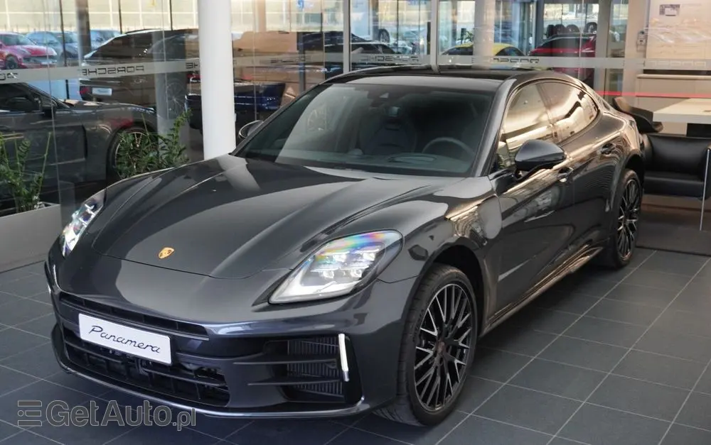 PORSCHE Panamera 