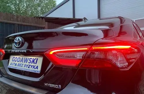 TOYOTA Camry 
