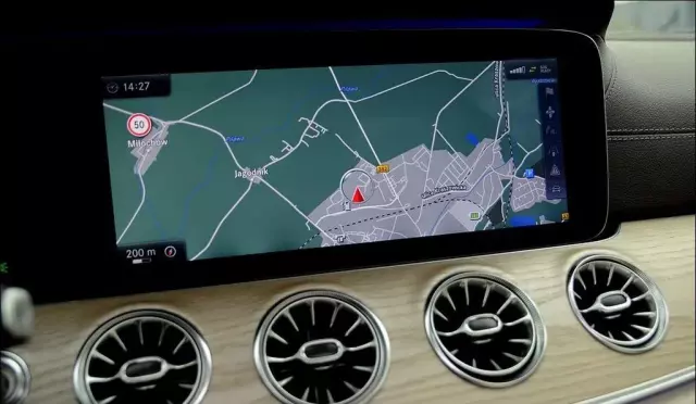 MERCEDES-BENZ Klasa E 