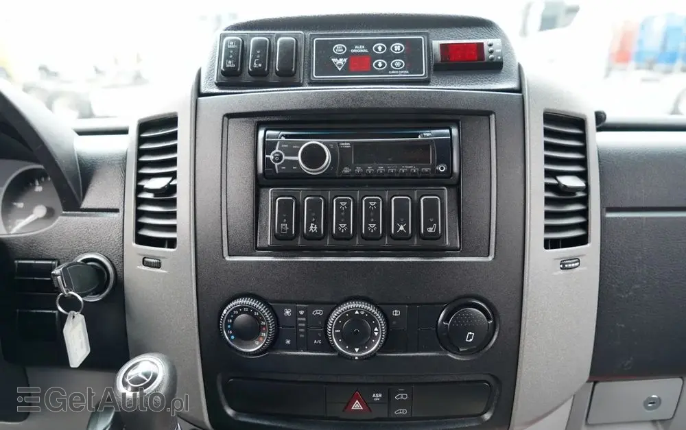 MERCEDES-BENZ / SPRINTER 516  /  SPROWADZONY /  KLIMA  / 