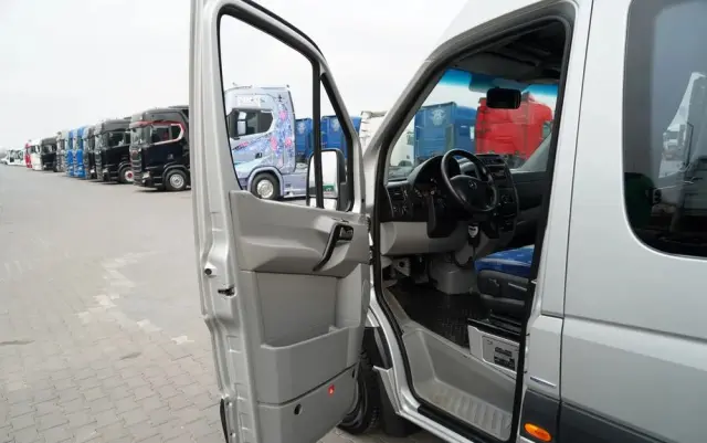 MERCEDES-BENZ / SPRINTER 516  /  SPROWADZONY /  KLIMA  / 