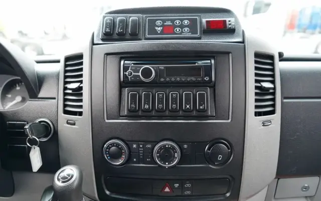 MERCEDES-BENZ / SPRINTER 516  /  SPROWADZONY /  KLIMA  / 