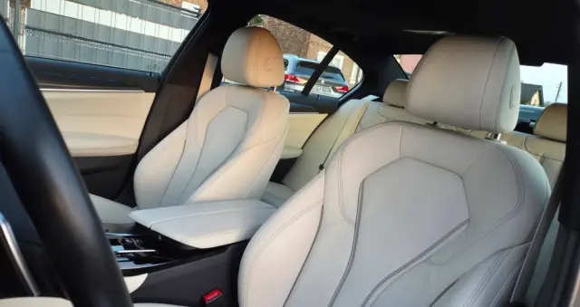 BMW Seria 5 530e M Sport Edition