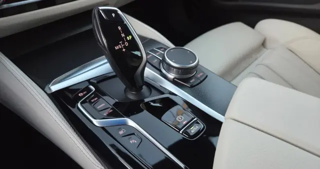 BMW Seria 5 530e M Sport Edition