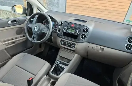 VOLKSWAGEN Golf Plus 