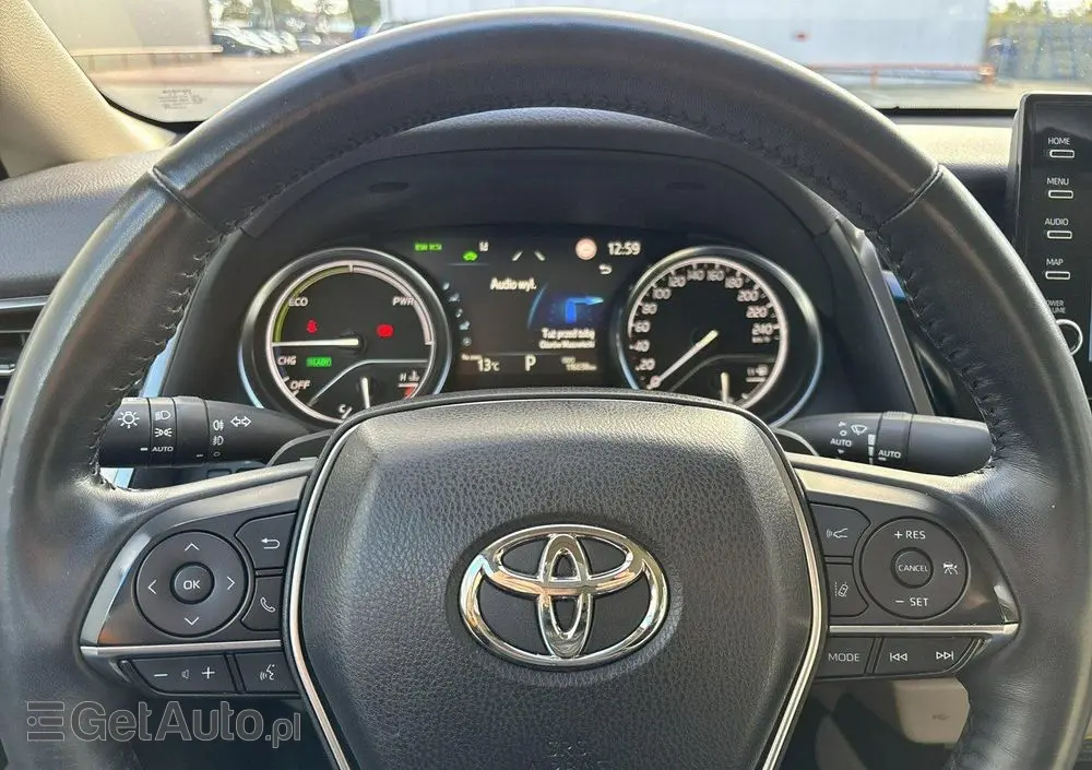 TOYOTA Camry 