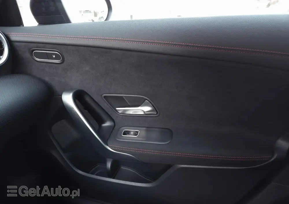 MERCEDES-BENZ CLA 220 d 4-Matic AMG Line 8G-DCT