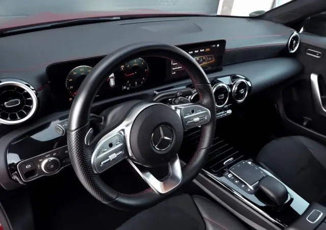 MERCEDES-BENZ CLA 220 d 4-Matic AMG Line 8G-DCT