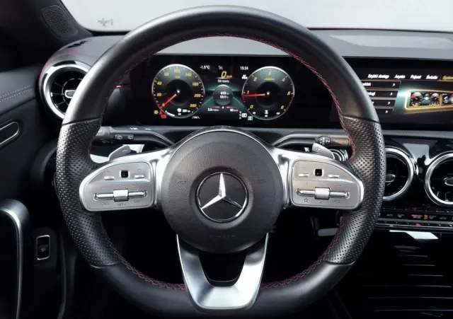 MERCEDES-BENZ CLA 220 d 4-Matic AMG Line 8G-DCT