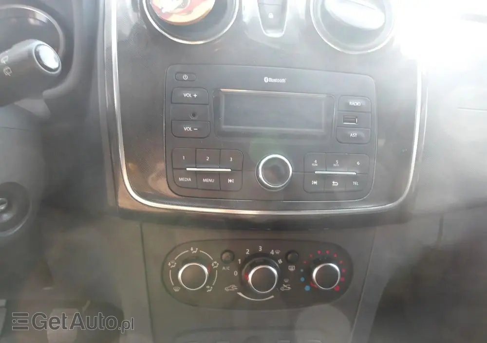 DACIA Sandero SCe 75 Essentiel