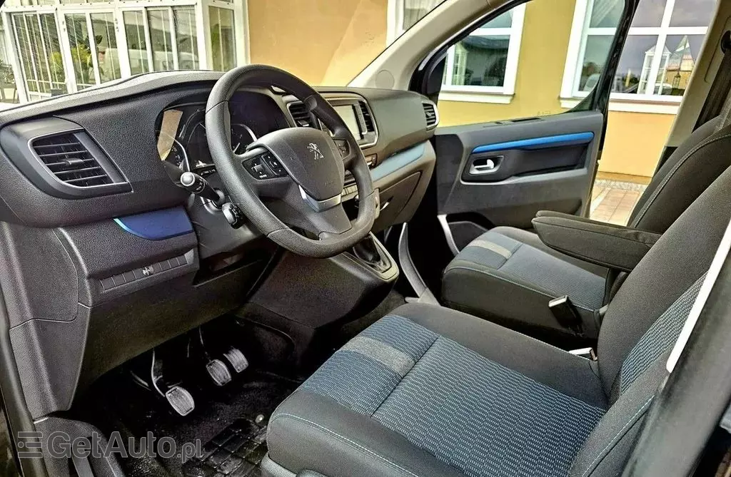 PEUGEOT Traveller 