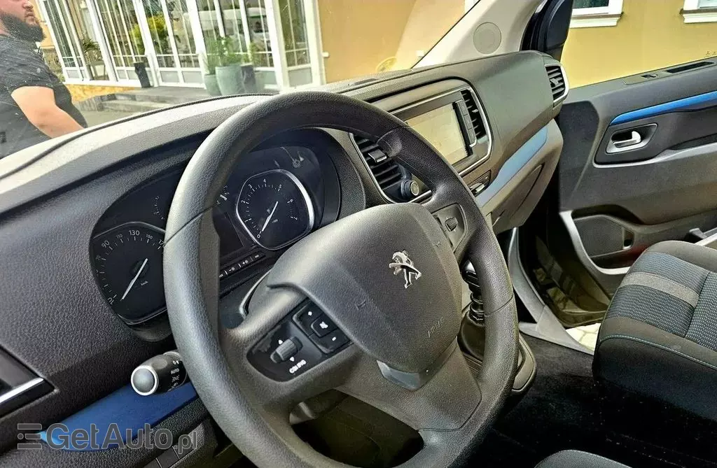 PEUGEOT Traveller 