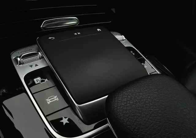 MERCEDES-BENZ CLA 220 d 8G-DCT