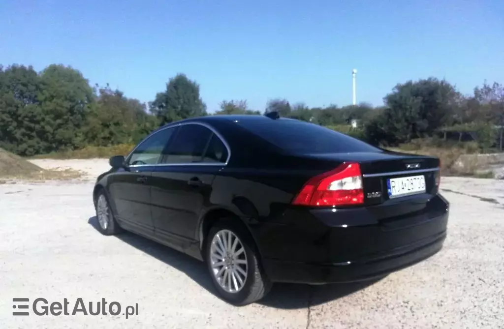 VOLVO S80 