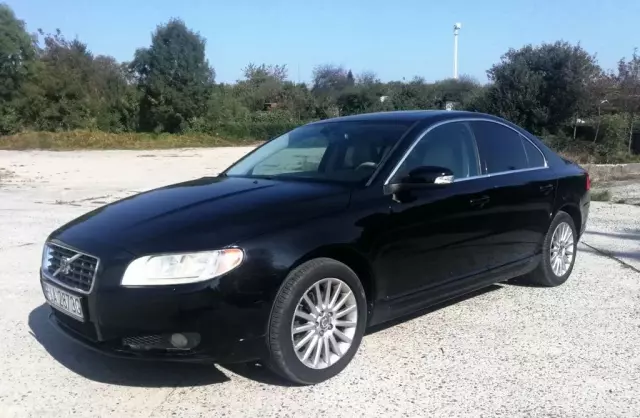 VOLVO S80 
