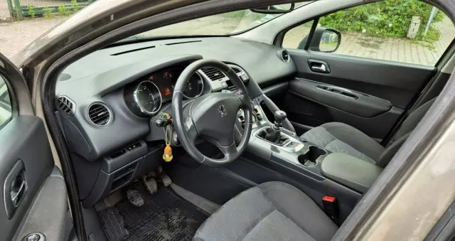 PEUGEOT 3008 1.6 HDi Trendy