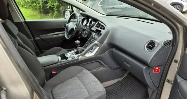 PEUGEOT 3008 1.6 HDi Trendy