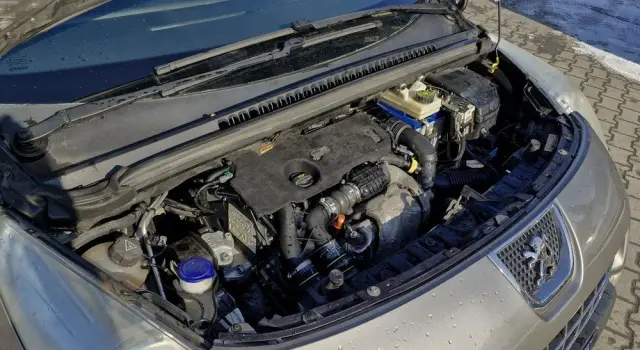 PEUGEOT 3008 1.6 HDi Trendy