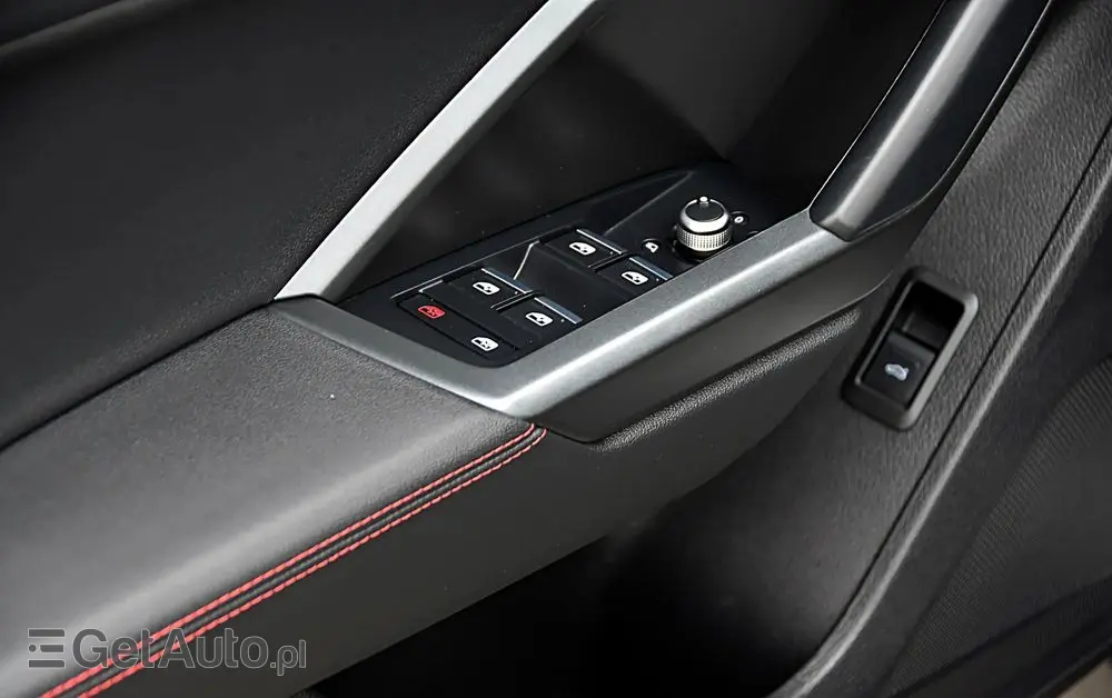 AUDI Q3 35 TFSI S line S tronic