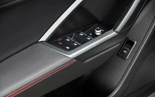 AUDI Q3 35 TFSI S line S tronic