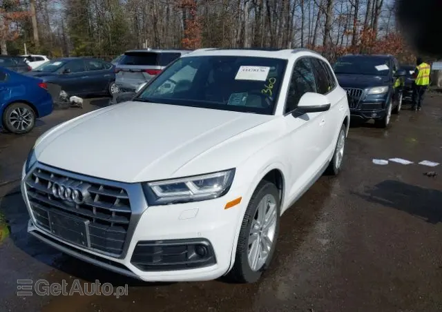 AUDI Q5 Ver-45-tfsi-quattro-s-tronic-s-line