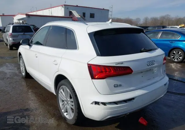 AUDI Q5 Ver-45-tfsi-quattro-s-tronic-s-line