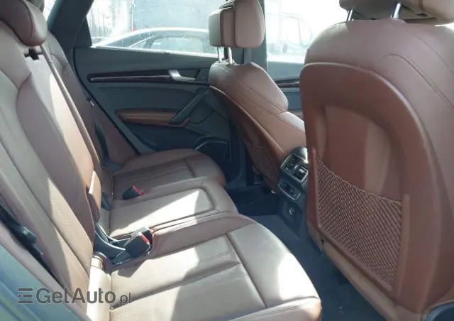 AUDI Q5 Ver-45-tfsi-quattro-s-tronic-s-line