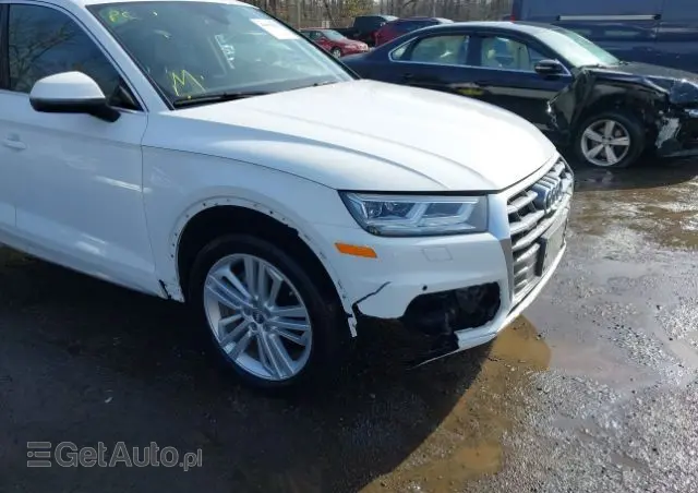 AUDI Q5 Ver-45-tfsi-quattro-s-tronic-s-line