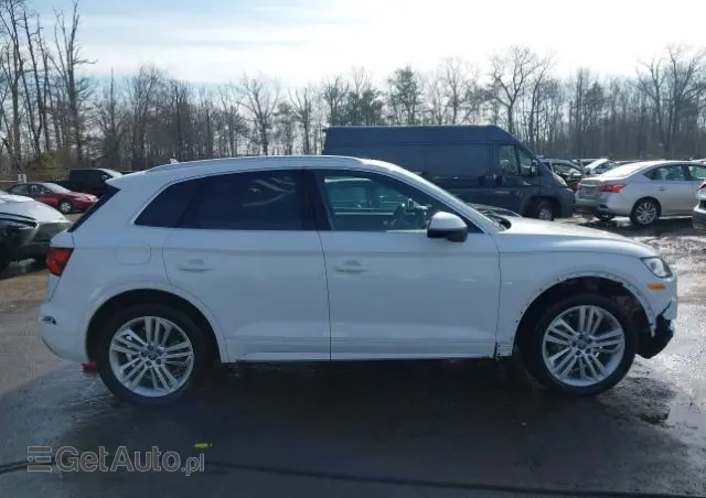 AUDI Q5 Ver-45-tfsi-quattro-s-tronic-s-line