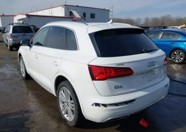 AUDI Q5 Ver-45-tfsi-quattro-s-tronic-s-line
