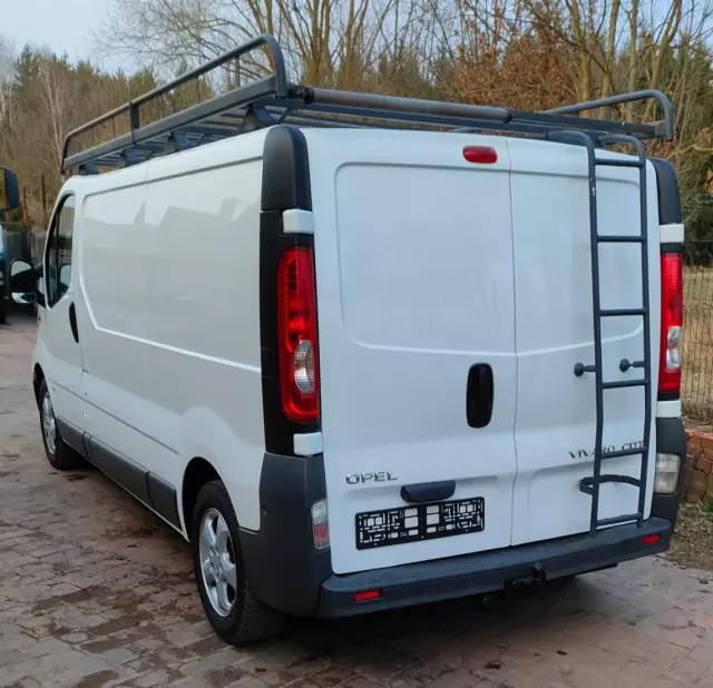 OPEL Vivaro 