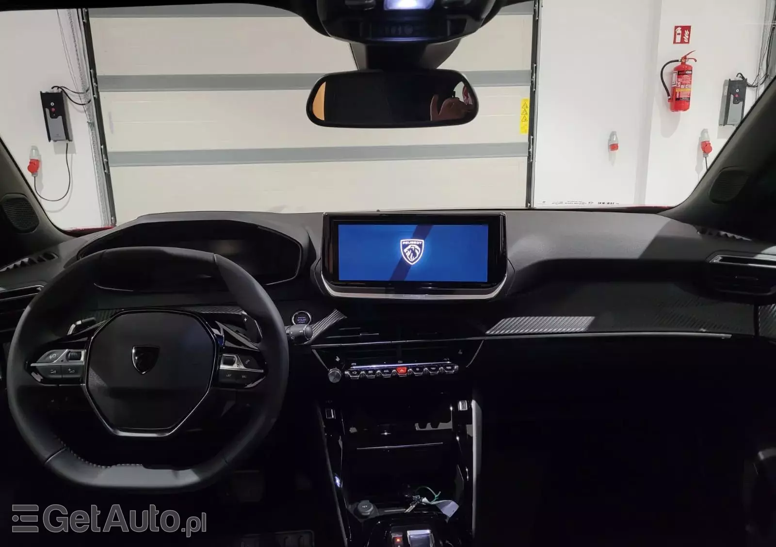 PEUGEOT 2008 PureTech 130 Allure S&S EAT8