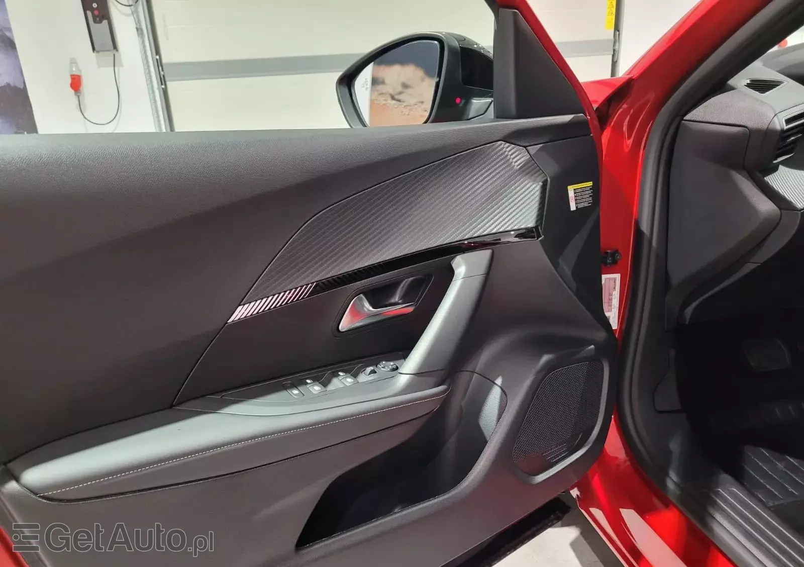 PEUGEOT 2008 PureTech 130 Allure S&S EAT8