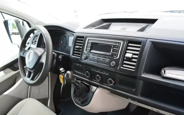VOLKSWAGEN TRANSPORTER T6 DOKA 