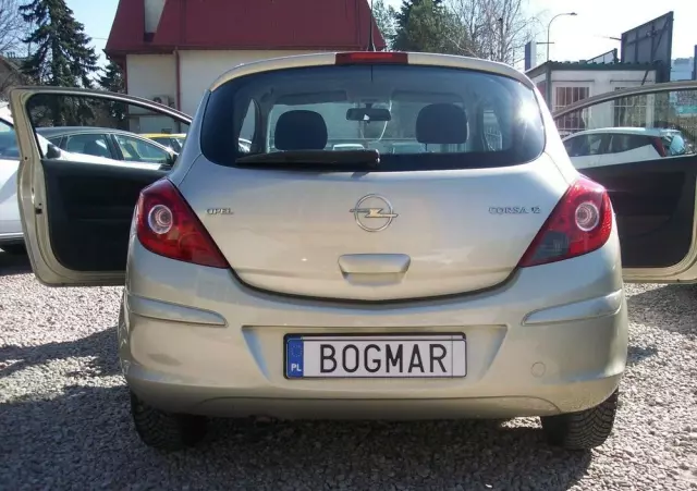 OPEL Corsa 