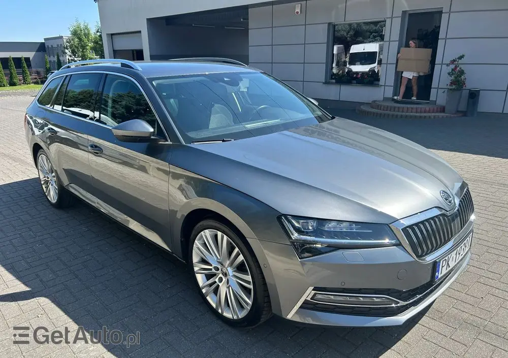 SKODA Superb 2.0 TSI DSG Style