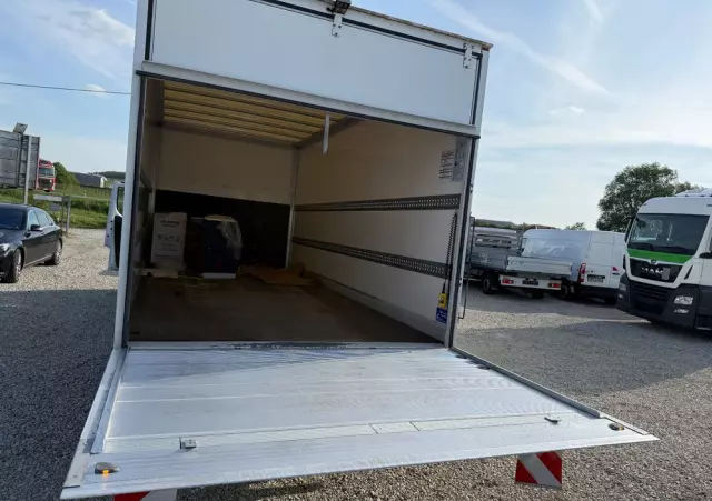 IVECO Daily 72-180/Automat Hi-Matic/Aktywny tempomat/Full LED/kontener 15 epalet/winda 1000kg/poduszki fabryczne/kamera cofania 