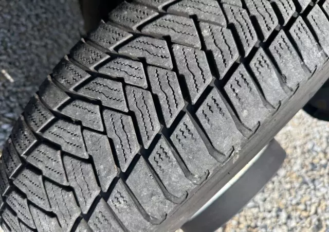 IVECO Daily 72-180/Automat Hi-Matic/Aktywny tempomat/Full LED/kontener 15 epalet/winda 1000kg/poduszki fabryczne/kamera cofania 