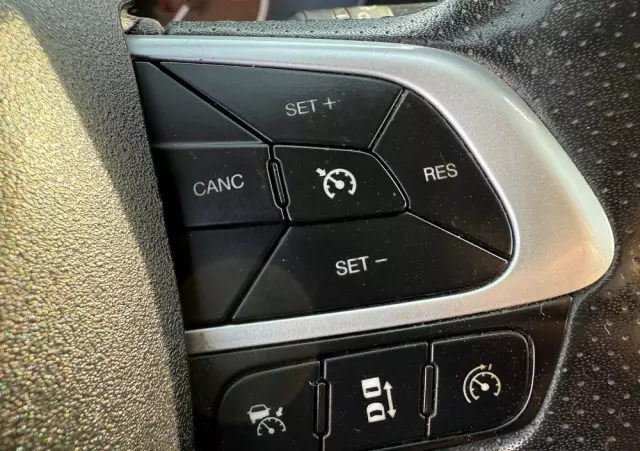 IVECO Daily 72-180/Automat Hi-Matic/Aktywny tempomat/Full LED/kontener 15 epalet/winda 1000kg/poduszki fabryczne/kamera cofania 