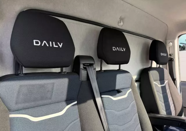 IVECO Daily 72-180/Automat Hi-Matic/Aktywny tempomat/Full LED/kontener 15 epalet/winda 1000kg/poduszki fabryczne/kamera cofania 