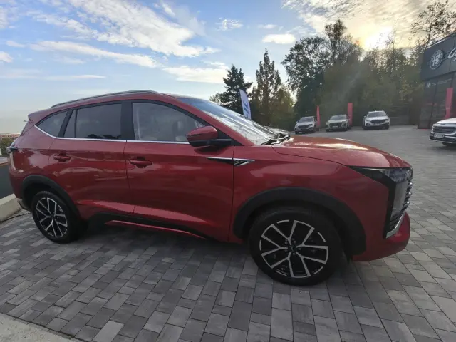 JAC JS8 PRO 1.5T 175KM AT 