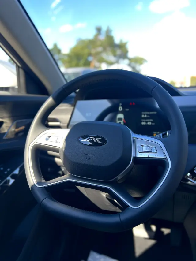 JAC JS8 PRO 1.5T 175KM AT 