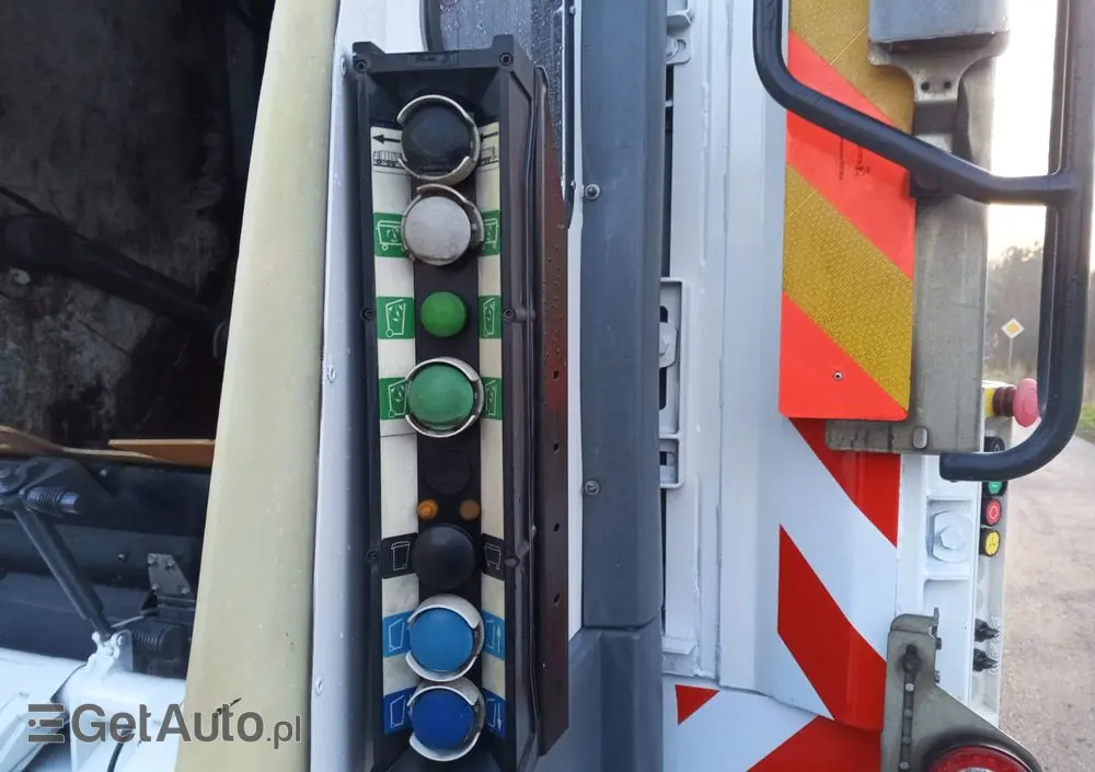 RENAULT Renault Śmieciarka Renault D WIDE / Euro 6 / SEMAT 